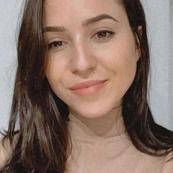 Meet your Posher, Carly - Picture 1 of 1